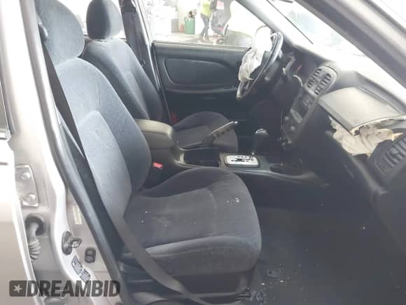 2002 Hyundai Sonata z VIN KMHWF25S42A574561, wystawiony jako IAAI lot #41613838 z przebiegiem 141 808 mil mil oraz . Historia ofert i sprzedaży dostępna na DreamBid. Obrazek 5.