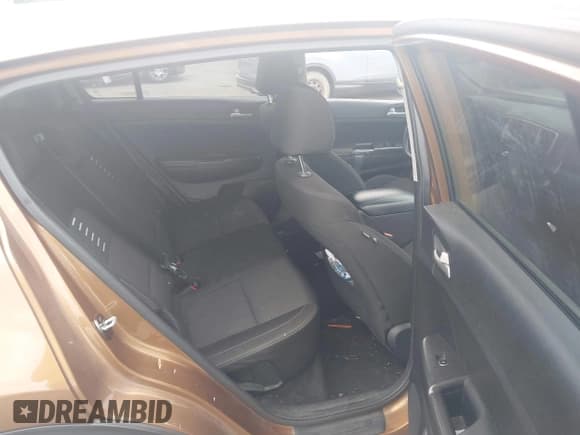 ✅ 2018 Kia Sportage LX • VIN: KNDPM3AC1J7485402 • Lot: 43426449. Wystawiony na IAAI z przebiegiem 137 639 mil. Bezpłatny archiwum sprzedaży aukcyjnych z USA i szczegółowy raport historii pojazdu na DreamBid. Zdjęcie 8.