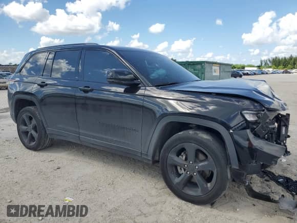2022 Jeep Grand Cherokee Altitude with VIN 1C4RJGAG9N8572685, listed as a Copart auction lot 84384905 with 35,690 mi miles and Non repairable. Bid and sale history available at DreamBid. Image 4.