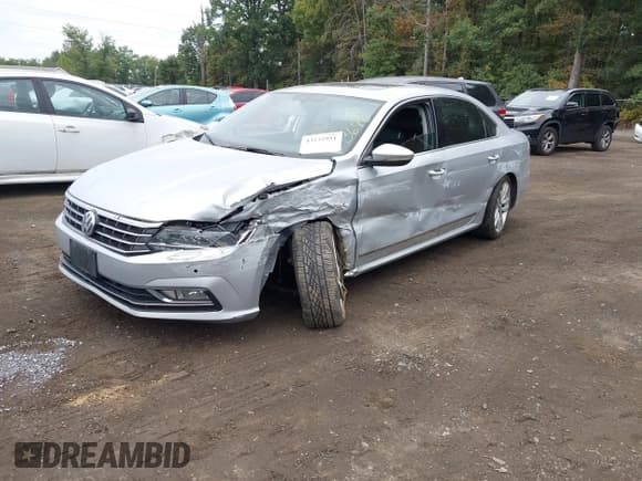 ✅ 2017 Volkswagen Passat SE • VIN: 1VWGT7A35HC063853 • Lot: 43232951. Listed on IAAI with 177,471 mi. Free auction sales archive from the USA and detailed vehicle history report at DreamBid. Image 17.