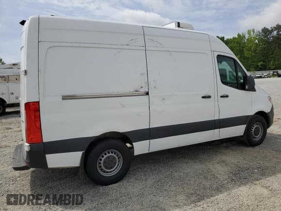 ✅ 2019 Mercedes-Benz Sprinter Cargo • VIN: WD3PF0CD8KT006426 • Lot: 57263295. Listed on Copart with 253,212 mi. Free auction sales archive from the USA and detailed vehicle history report at DreamBid. Image 3.