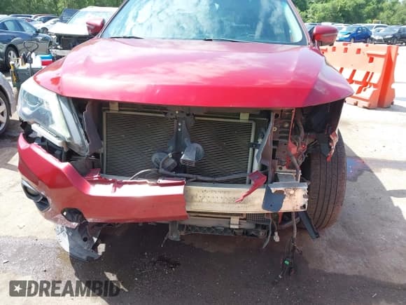 ✅ 2017 Nissan Pathfinder Platinum • VIN: 5N1DR2MM5HC686462 • Lot: 42543980. Wystawiony na IAAI z przebiegiem 98 079 mil. Bezpłatny archiwum sprzedaży aukcyjnych z USA i szczegółowy raport historii pojazdu na DreamBid. Zdjęcie 6.