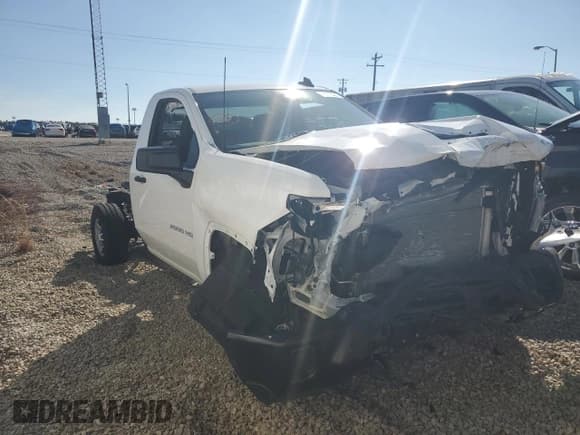 ✅ 2024 Chevrolet Silverado 1500 • VIN: 1GB0WLE73RF410425 • Лот: 46375525. Опубликован ранее на Copart с пробегом 5 847 миль. Бесплатный доступ к архиву аукционных продаж из США и подробный отчёт об истории автомобиля на DreamBid. Изображение 4.