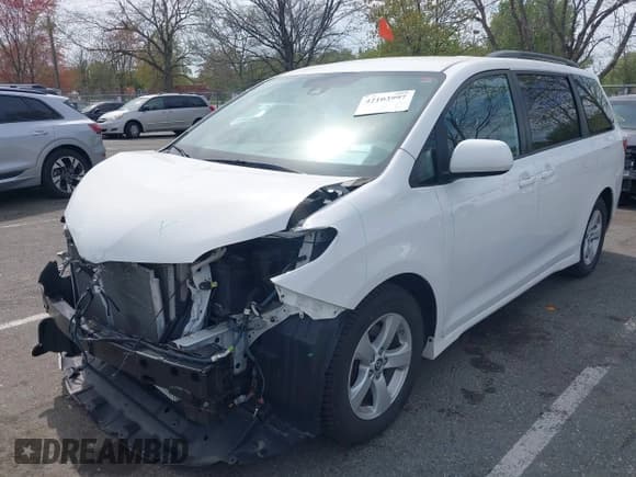 ✅ 2020 Toyota Sienna LE Auto Access Seat • VIN: 5TDKZ3DC3LS043379 • Lot: 42103997. Listed on IAAI with 46,570 mi. Free auction sales archive from the USA and detailed vehicle history report at DreamBid. Image 17.