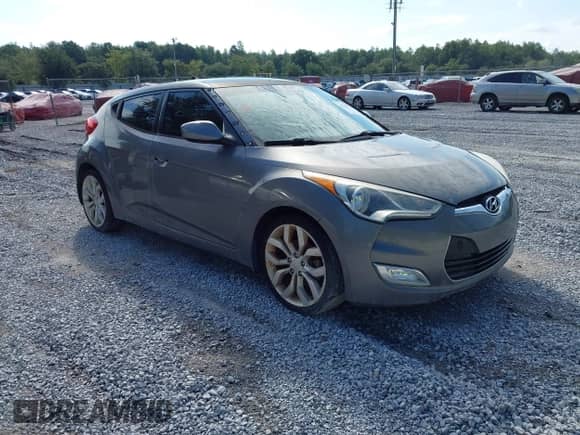 2015 Hyundai Veloster RE:FLEX с VIN KMHTC6AD5FU231708, выставлен на аукционе IAAI как лот 43283728 с пробегом 123 785 миль миль и . История ставок и продаж доступна на DreamBid. Изображение 1.