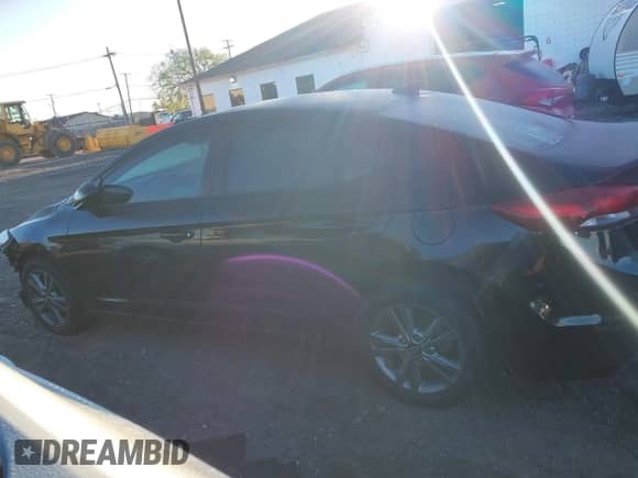 2018 Hyundai Elantra SEL z VIN KMHD84LF1JU492075, wystawiony jako IAAI lot #43313789 z przebiegiem 54 685 mil mil oraz . Historia ofert i sprzedaży dostępna na DreamBid. Obrazek 14.