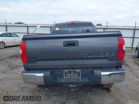 ✅ 2019 Toyota Tundra SR5 • VIN: 5TFUW5F15KX794663 • Лот: 42504313. Опубликован ранее на IAAI с пробегом 143 767 миль. Бесплатный доступ к архиву аукционных продаж из США и подробный отчёт об истории автомобиля на DreamBid. Изображение 17.