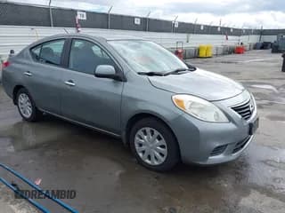 ✅ 2013 Nissan Versa S • VIN: 3N1CN7AP2DL885803 • Лот: 43733342. Опубликован ранее на IAAI с пробегом 109 416 миль. Бесплатный доступ к архиву аукционных продаж из США и подробный отчёт об истории автомобиля на DreamBid. Изображение 1.