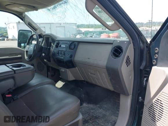 ✅ 2010 Ford F-250 XL • VIN: 1FTSX2B55AEB34547 • Lot: 42579306. Wystawiony na IAAI z przebiegiem 125 938 mil. Bezpłatny archiwum sprzedaży aukcyjnych z USA i szczegółowy raport historii pojazdu na DreamBid. Zdjęcie 5.