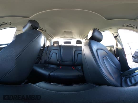 ✅ 2015 Audi A4 Premium • VIN: WAUAFAFL1FN005789 • Lot: 41800560. Wystawiony na IAAI z przebiegiem 114 826 mil. Bezpłatny archiwum sprzedaży aukcyjnych z USA i szczegółowy raport historii pojazdu na DreamBid. Zdjęcie 18.