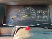 ✅ 1996 GMC Sierra 1500 • VIN: 2GTEC19R4T1552775 • Lot: 68291925. Wystawiony na Copart z przebiegiem 146 095 mil. Bezpłatny archiwum sprzedaży aukcyjnych z USA i szczegółowy raport historii pojazdu na DreamBid. Zdjęcie 9.