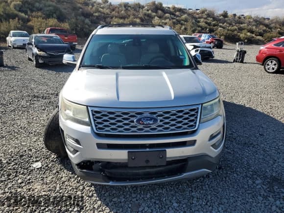✅ 2016 Ford Explorer Platinum • VIN: 1FM5K8HT4GGA61832 • Лот: 71276025. Опубликован ранее на Copart с пробегом 146 138 миль. Бесплатный доступ к архиву аукционных продаж из США и подробный отчёт об истории автомобиля на DreamBid. Изображение 5.