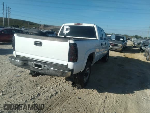 ✅ 2004 Chevrolet Silverado 2500HD LS • VIN: 1GCHK23124F141460 • Лот: 35680152. Опубликован ранее на IAAI с пробегом Не указан. Бесплатный доступ к архиву аукционных продаж из США и подробный отчёт об истории автомобиля на DreamBid. Изображение 4.