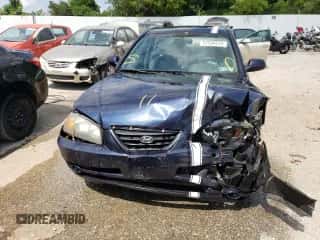 2005 Hyundai Elantra GLS z VIN KMHDN46D65U932381, wystawiony jako Copart lot #67053794 z przebiegiem 156 868 mil mil oraz Nie do naprawy • Non repairable. Historia ofert i sprzedaży dostępna na DreamBid. Obrazek 5.