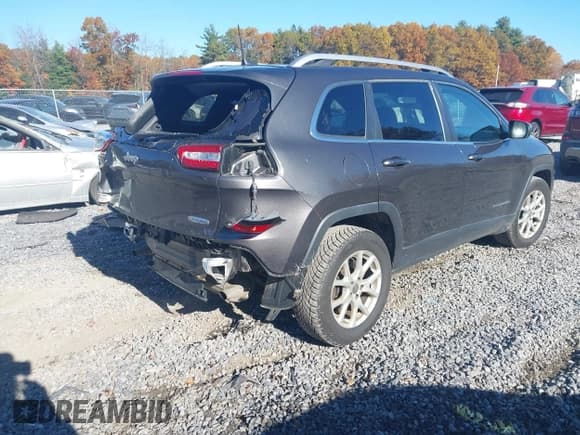 ✅ 2017 Jeep Cherokee Latitude • VIN: 1C4PJMCS7HW631482 • Лот: 43510988. Опубликован ранее на IAAI с пробегом 51 377 миль. Бесплатный доступ к архиву аукционных продаж из США и подробный отчёт об истории автомобиля на DreamBid. Изображение 4.