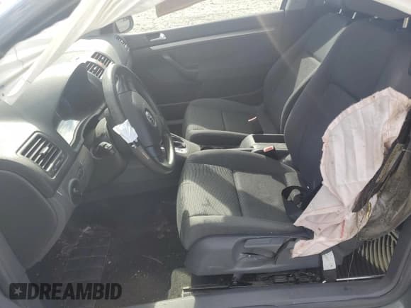 ✅ 2008 Volkswagen Rabbit S • VIN: WVWBA71K88W011920 • Lot: 85683945. Listed on Copart with 153,254 mi. Free auction sales archive from the USA and detailed vehicle history report at DreamBid. Image 7.