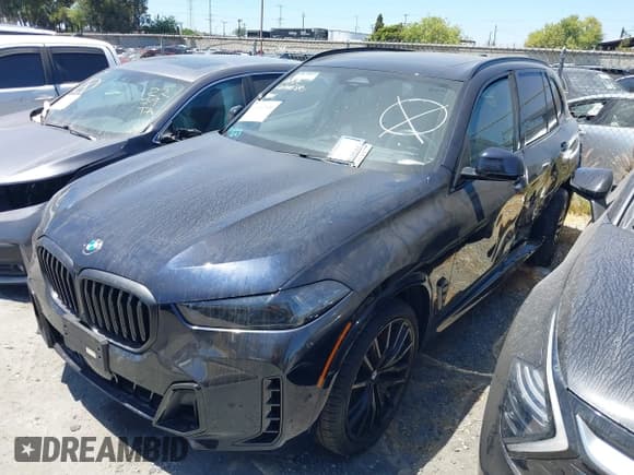 ✅ 2025 BMW X5 sDrive40i • VIN: 5UX13EU00S9Y00376 • Lot: 42642696. Listed on IAAI with 7,901 mi. Free auction sales archive from the USA and detailed vehicle history report at DreamBid. Image 18.