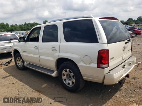 ✅ 2005 Cadillac Escalade • VIN: 1GYEK63N35R245494 • Lot: 62389314. Wystawiony na Copart z przebiegiem 267 338 mil. Bezpłatny archiwum sprzedaży aukcyjnych z USA i szczegółowy raport historii pojazdu na DreamBid. Zdjęcie 2.