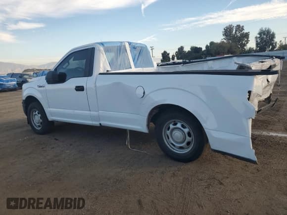 ✅ 2018 Ford F-150 XL • VIN: 1FTMF1CB2JKC54933 • Lot: 86312895. Listed on Copart with 230,041 mi. Free auction sales archive from the USA and detailed vehicle history report at DreamBid. Image 2.