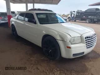 ✅ 2005 Chrysler 300 300 • VIN: 2C3JA43R65H539488 • Lot: 42141928. Wystawiony na IAAI z przebiegiem 139 154 mil. Bezpłatny archiwum sprzedaży aukcyjnych z USA i szczegółowy raport historii pojazdu na DreamBid. Zdjęcie 1.