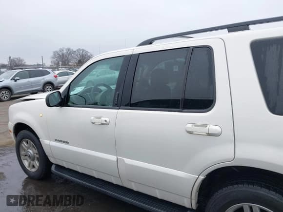 ✅ 2002 Mercury Mountaineer • VIN: 4M2ZU86W12ZJ35003 • Лот: 41193635. Опубликован ранее на IAAI с пробегом 168 601 миль. Бесплатный доступ к архиву аукционных продаж из США и подробный отчёт об истории автомобиля на DreamBid. Изображение 14.