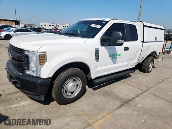 ✅ 2019 Ford F-250 XL • VIN: 1FT7X2A60KEE91426 • Lot: 80980575. Listed on Copart with 80,105 mi. Free auction sales archive from the USA and detailed vehicle history report at DreamBid. Image 1.