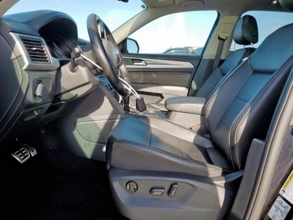 ✅ 2021 Volkswagen Atlas SE • VIN: 1V2PR2CA8MC584915 • Лот: 64088545. Опубликован ранее на Copart с пробегом 93 169 миль. Бесплатный доступ к архиву аукционных продаж из США и подробный отчёт об истории автомобиля на DreamBid. Изображение 7.