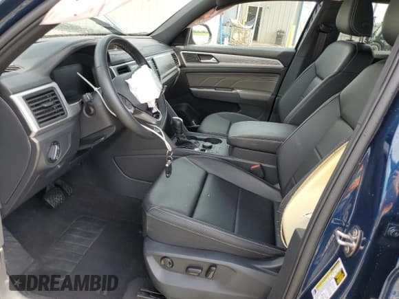 ✅ 2023 Volkswagen Atlas SE • VIN: 1V2LC2CA0PC218015 • Lot: 57940744. Listed on Copart with 18,021 mi. Free auction sales archive from the USA and detailed vehicle history report at DreamBid. Image 7.