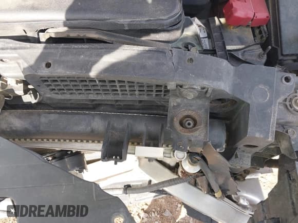 ✅ 2014 Nissan Pathfinder SV • VIN: 5N1AR2MM6EC703140 • Lot: 42020415. Listed on IAAI with 127,620 mi. Free auction sales archive from the USA and detailed vehicle history report at DreamBid. Image 6.