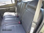 ✅ 1999 Ford Explorer XLT • VIN: 1FMDU34E2XUA07544 • Lot: 42211210. Wystawiony na IAAI z przebiegiem 156 786 mil. Bezpłatny archiwum sprzedaży aukcyjnych z USA i szczegółowy raport historii pojazdu na DreamBid. Zdjęcie 8.