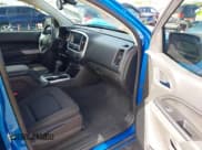 ✅ 2021 Chevrolet Colorado 2WD LT • VIN: 1GCGSCEN4M1290631 • Lot: 43216260. Wystawiony na IAAI z przebiegiem 28 109 mil. Bezpłatny archiwum sprzedaży aukcyjnych z USA i szczegółowy raport historii pojazdu na DreamBid. Zdjęcie 5.