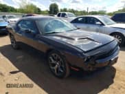 ✅ 2015 Dodge Challenger SXT Plus • VIN: 2C3CDZBGXFH708135 • Lot: 54748414. Wystawiony na Copart z przebiegiem 47 372 mil. Bezpłatny archiwum sprzedaży aukcyjnych z USA i szczegółowy raport historii pojazdu na DreamBid. Zdjęcie 4.
