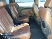 ✅ 2017 Chrysler Pacifica Limited • VIN: 2C4RC1GG2HR504235 • Lot: 43677399. Wystawiony na IAAI z przebiegiem 121 612 mil. Bezpłatny archiwum sprzedaży aukcyjnych z USA i szczegółowy raport historii pojazdu na DreamBid. Zdjęcie 8.