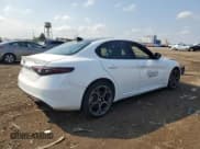 ✅ 2024 Alfa Romeo Giulia Veloce • VIN: ZARFANBN2R7678224 • Lot: 67978965. Wystawiony na Copart z przebiegiem 7 500 mil. Bezpłatny archiwum sprzedaży aukcyjnych z USA i szczegółowy raport historii pojazdu na DreamBid. Zdjęcie 3.