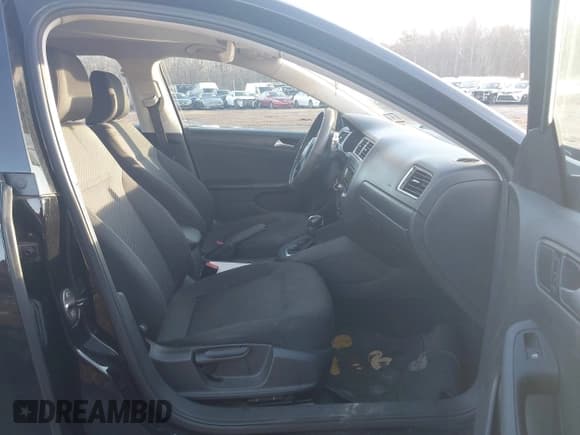 ✅ 2014 Volkswagen Jetta S • VIN: 3VW2K7AJ5EM395331 • Lot: 43845060. Wystawiony na IAAI z przebiegiem 144 663 mil. Bezpłatny archiwum sprzedaży aukcyjnych z USA i szczegółowy raport historii pojazdu na DreamBid. Zdjęcie 5.