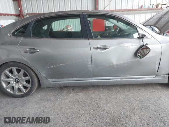 ✅ 2011 Hyundai Equus Ultimate • VIN: KMHGH4JF2BU029458 • Lot: 42507372. Wystawiony na IAAI z przebiegiem 162 587 mil. Bezpłatny archiwum sprzedaży aukcyjnych z USA i szczegółowy raport historii pojazdu na DreamBid. Zdjęcie 12.