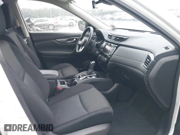 ✅ 2020 Nissan Rogue SV • VIN: JN8AT2MV0LW108752 • Lot: 42468406. Wystawiony na IAAI z przebiegiem 65 954 mil. Bezpłatny archiwum sprzedaży aukcyjnych z USA i szczegółowy raport historii pojazdu na DreamBid. Zdjęcie 5.