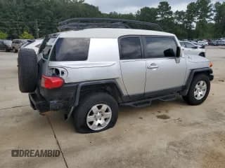 ✅ 2007 Toyota FJ Cruiser • VIN: JTEBU11F770085107 • Lot: 67107594. Listed on Copart with 247,609 mi. Free auction sales archive from the USA and detailed vehicle history report at DreamBid. Image 3.