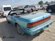 ✅ 1992 Chrysler LeBaron • VIN: 1C3XU4539NF258037 • Lot: 84954725. Wystawiony na Copart z przebiegiem 37 993 mil. Bezpłatny archiwum sprzedaży aukcyjnych z USA i szczegółowy raport historii pojazdu na DreamBid. Zdjęcie 2.