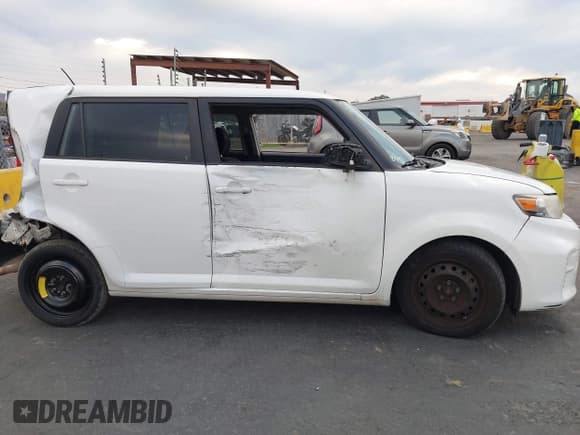 ✅ 2014 Scion xB • VIN: JTLZE4FE9EJ066197 • Lot: 43623352. Wystawiony na IAAI z przebiegiem 170 324 mil. Bezpłatny archiwum sprzedaży aukcyjnych z USA i szczegółowy raport historii pojazdu na DreamBid. Zdjęcie 14.
