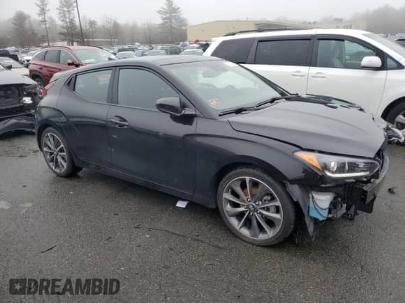 ✅ 2020 Hyundai Veloster 2.0 • VIN: KMHTG6AF3LU027765 • Lot: 47357885. Wystawiony na Copart z przebiegiem 64 235 mil mil. Skorzystaj z bezpłatnego archiwum sprzedaży aukcyjnych z USA i zobacz szczegółowy raport historii pojazdu na DreamBid. Zdjęcie 4.