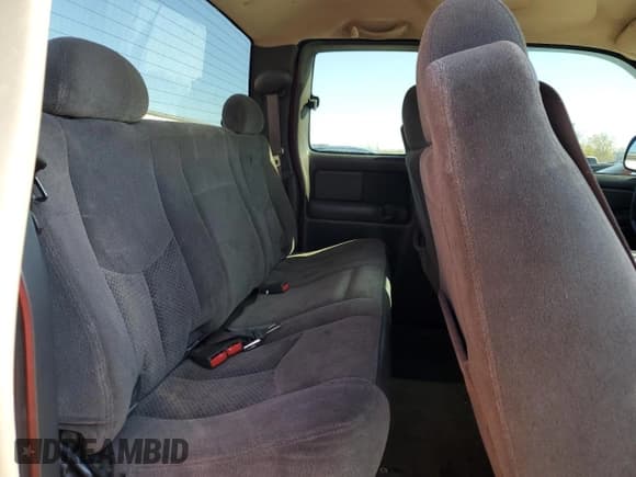 ✅ 2005 Chevrolet Silverado 1500 Z71 • VIN: 1GCEK19B75E214116 • Lot: 82363275. Listed on Copart with 255,461 mi. Free auction sales archive from the USA and detailed vehicle history report at DreamBid. Image 10.