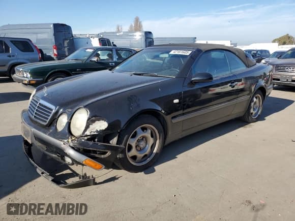 ✅ 1999 Mercedes-Benz CLK 320/430 • VIN: WDBLK65GXXT017539 • Lot: 42161605. Wystawiony na Copart z przebiegiem 120 046 mil. Bezpłatny archiwum sprzedaży aukcyjnych z USA i szczegółowy raport historii pojazdu na DreamBid. Zdjęcie 1.