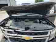 2019 Chevrolet Suburban LT z VIN 1GNSKHKC8KR162053, wystawiony jako Copart lot #59610904 z przebiegiem 153 003 mil mil oraz Szkoda całkowita • Salvage title. Historia ofert i sprzedaży dostępna na DreamBid. Obrazek 13.