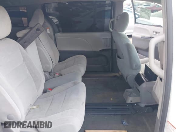 ✅ 2015 Toyota Sienna LE AAS • VIN: 5TDKK3DC8FS620688 • Lot: 43143309. Listed on IAAI with 313,677 mi. Free auction sales archive from the USA and detailed vehicle history report at DreamBid. Image 8.