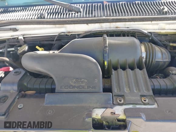 ✅ 2004 Ford Econoline Passenger XL • VIN: 1FBSS31L04HB18896 • Lot: 42038029. Wystawiony na IAAI z przebiegiem 252 825 mil. Bezpłatny archiwum sprzedaży aukcyjnych z USA i szczegółowy raport historii pojazdu na DreamBid. Zdjęcie 10.