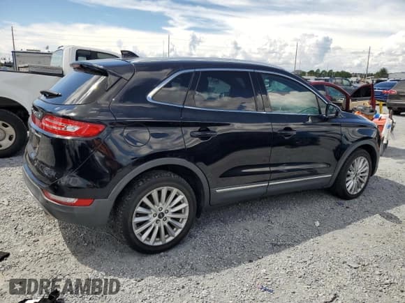 ✅ 2019 Lincoln MKC Standard • VIN: 5LMCJ1C98KUL47753 • Лот: 81857435. Опубликован ранее на Copart с пробегом Не указан. Бесплатный доступ к архиву аукционных продаж из США и подробный отчёт об истории автомобиля на DreamBid. Изображение 3.