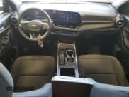 ✅ 2025 Chevrolet Equinox AWD LT • VIN: 3GNAXPEGXSL262555 • Lot: 67135195. Wystawiony na Copart z przebiegiem 5 119 mil. Bezpłatny archiwum sprzedaży aukcyjnych z USA i szczegółowy raport historii pojazdu na DreamBid. Zdjęcie 8.