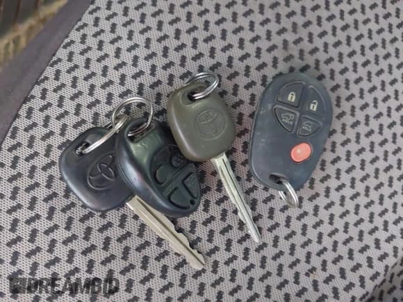 ✅ 2007 Toyota Sienna LE • VIN: 5TDZK23C37S043970 • Лот: 43573956. Опубликован ранее на IAAI с пробегом 262 219 миль. Бесплатный доступ к архиву аукционных продаж из США и подробный отчёт об истории автомобиля на DreamBid. Изображение 11.