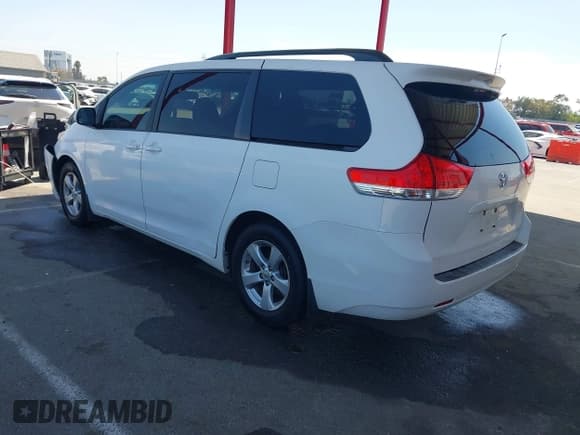 ✅ 2011 Toyota Sienna LE AAS • VIN: 5TDKK3DC4BS125933 • Lot: 43078715. Listed on IAAI with 144,923 mi. Free auction sales archive from the USA and detailed vehicle history report at DreamBid. Image 3.